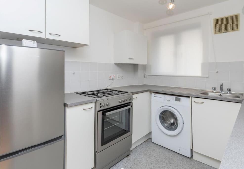 Bright, Nice Interior, Close To The City, 2 Bedroom Apartment London Exterior photo
