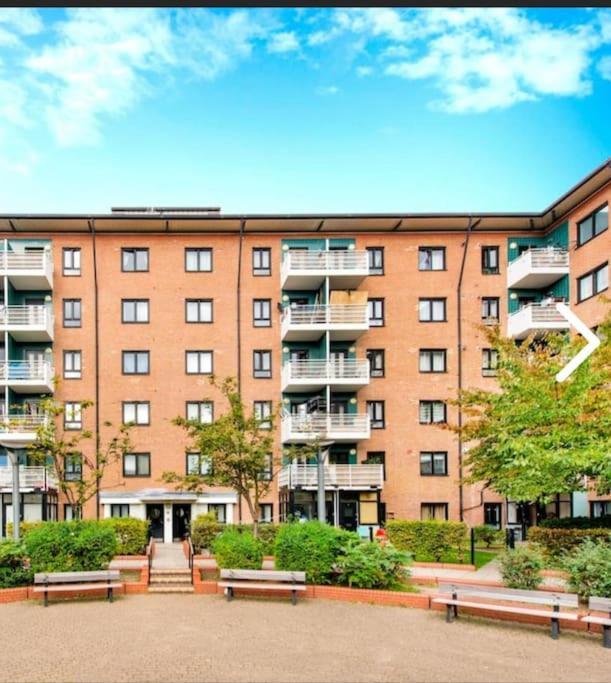 Bright, Nice Interior, Close To The City, 2 Bedroom Apartment London Exterior photo