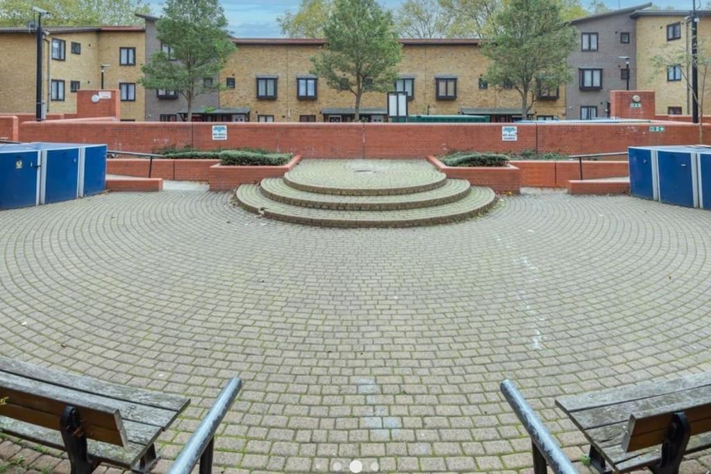 Bright, Nice Interior, Close To The City, 2 Bedroom Apartment London Exterior photo