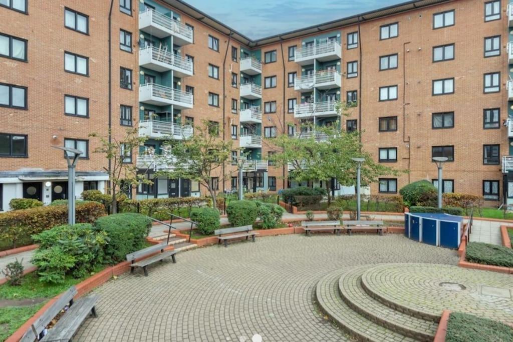 Bright, Nice Interior, Close To The City, 2 Bedroom Apartment London Exterior photo