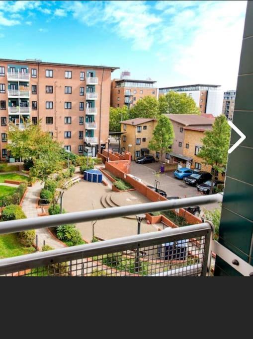 Bright, Nice Interior, Close To The City, 2 Bedroom Apartment London Exterior photo